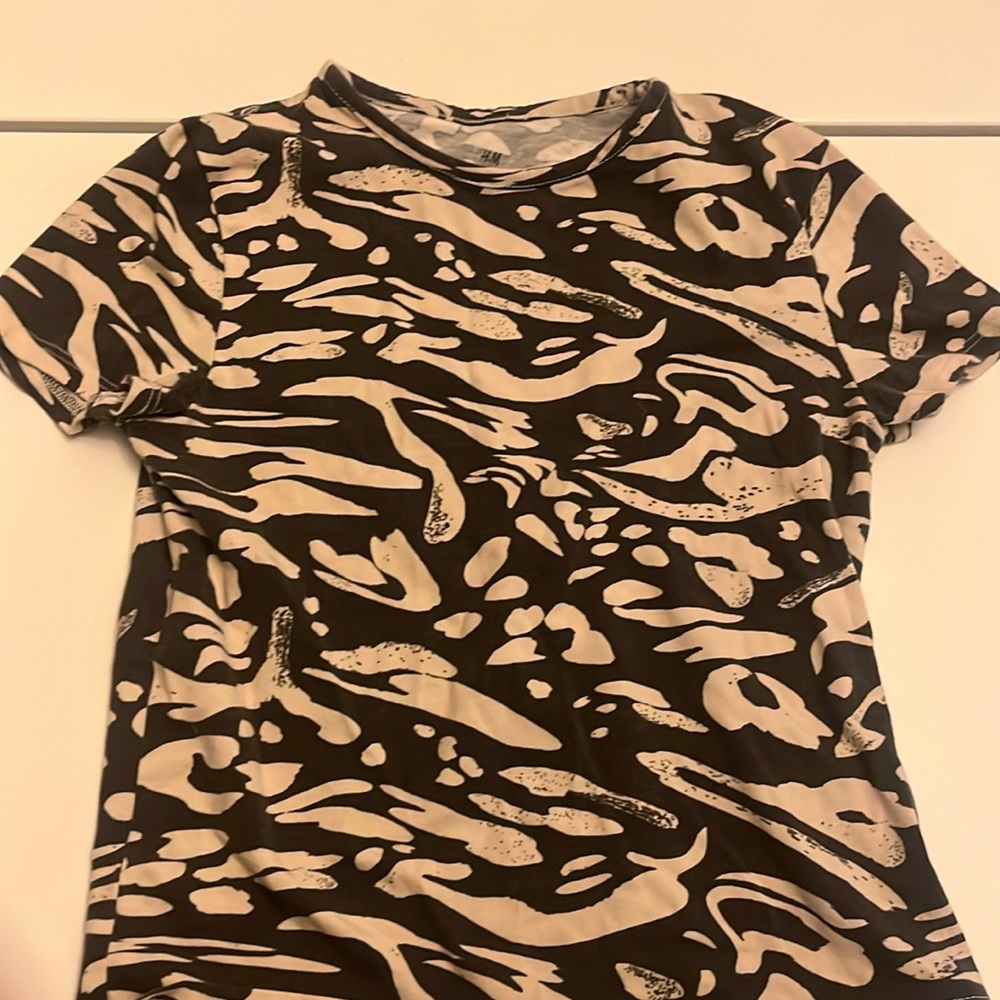 H&M cropped t-shirt